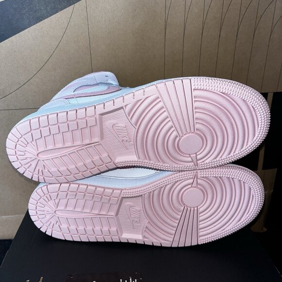 GS Air Jordan 1 Mid  NEW Nike Air Jordan 1 Mid GS Pearl Pink White DQ8423-600 Size 4Y/ Womens 5.5